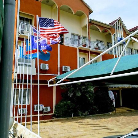 Hotel Vivi Palace Matadi Exterior photo