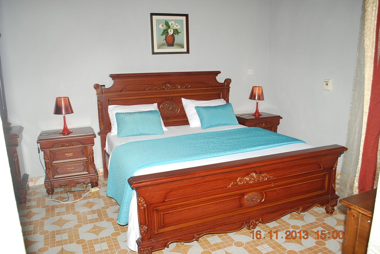Hotel Vivi Palace Matadi Exterior photo