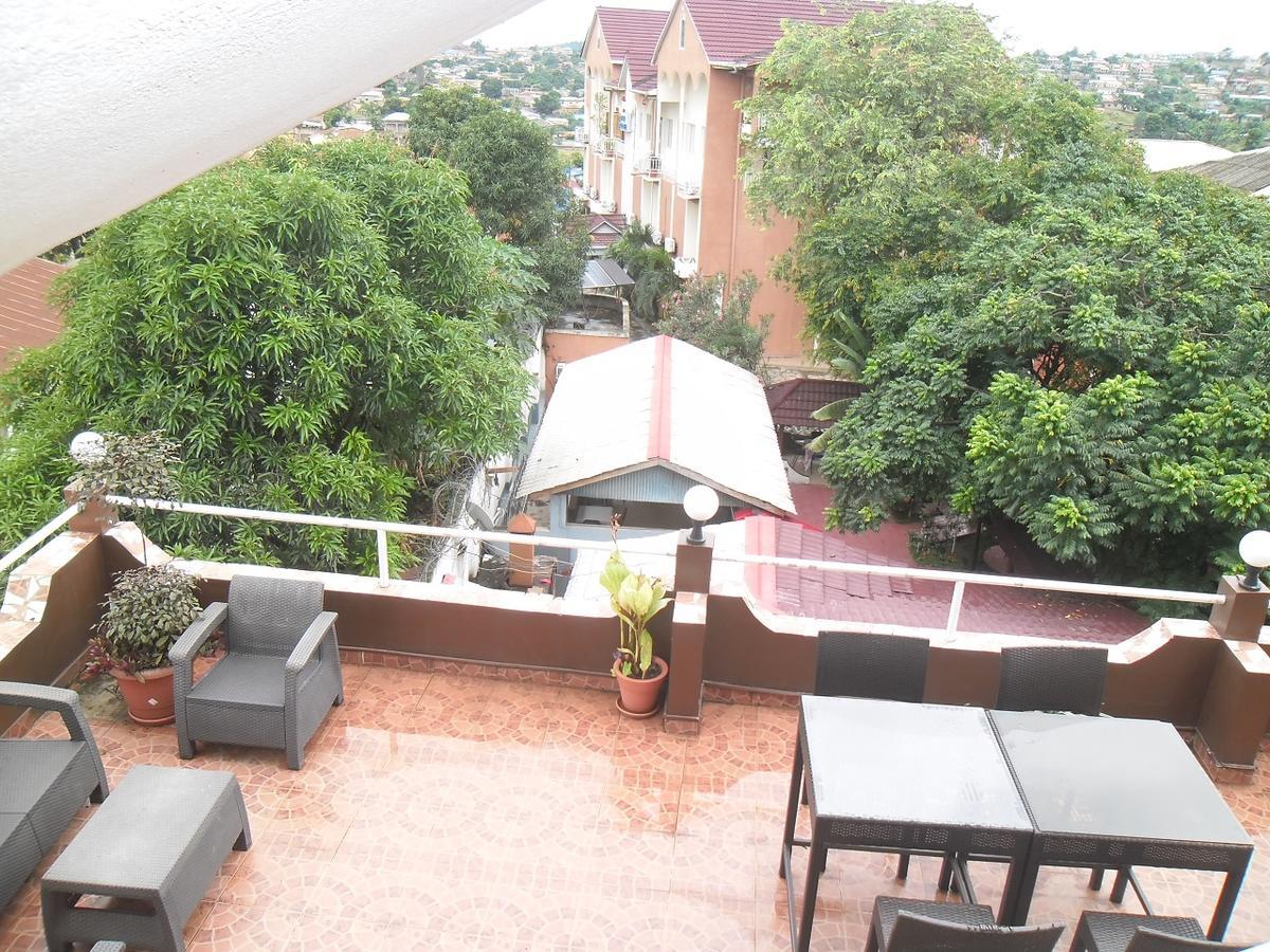 Hotel Vivi Palace Matadi Exterior photo