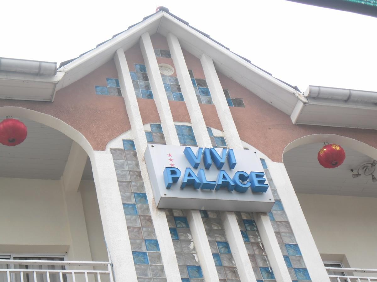 Hotel Vivi Palace Matadi Exterior photo