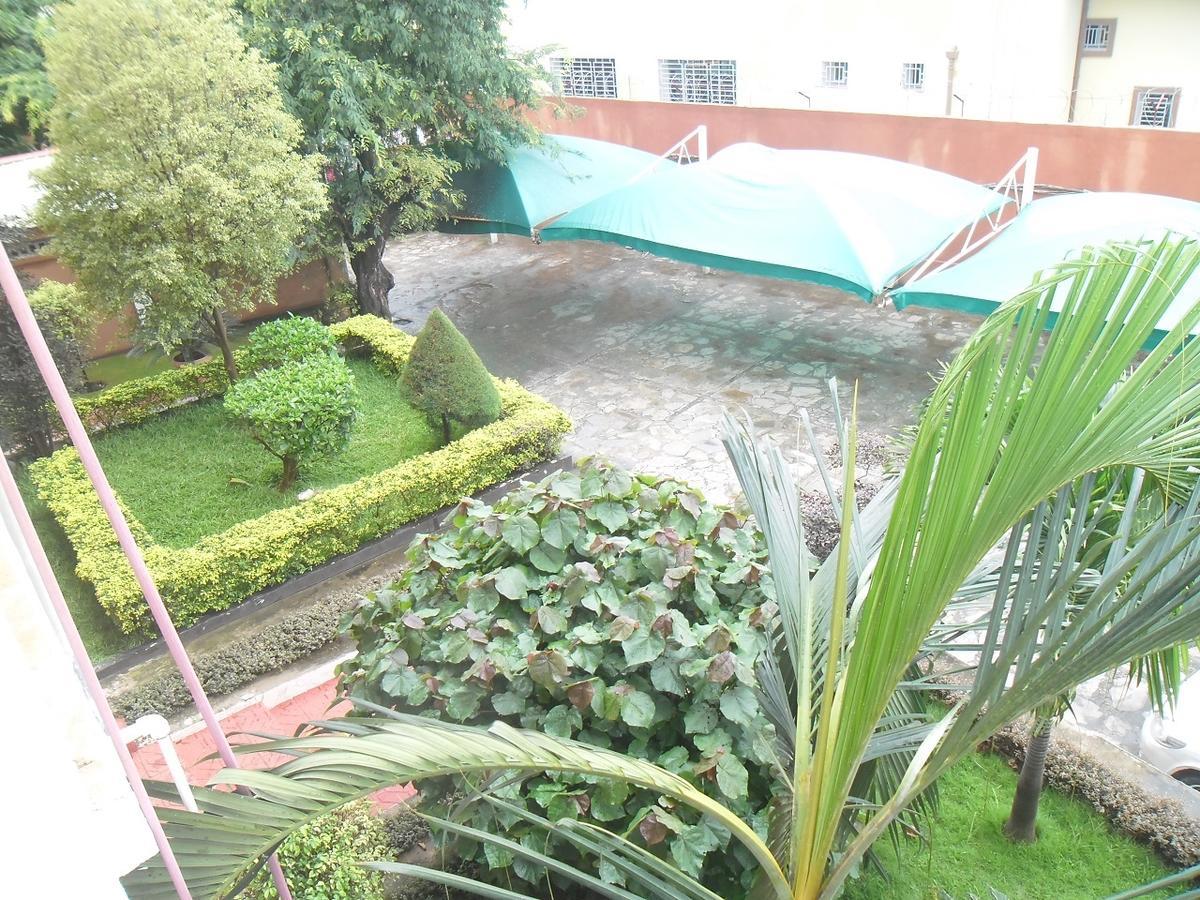 Hotel Vivi Palace Matadi Exterior photo