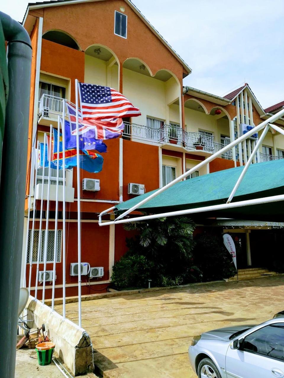 Hotel Vivi Palace Matadi Exterior photo