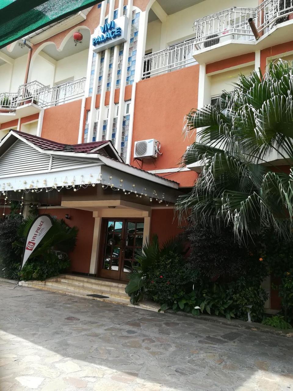 Hotel Vivi Palace Matadi Exterior photo